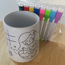 KUBKI COLOR ME + zestaw 8 kolorowych wymazywalnych długopisów magnetycznych